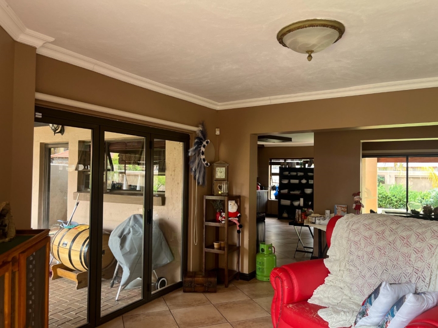 To Let 4 Bedroom Property for Rent in Melodie North West